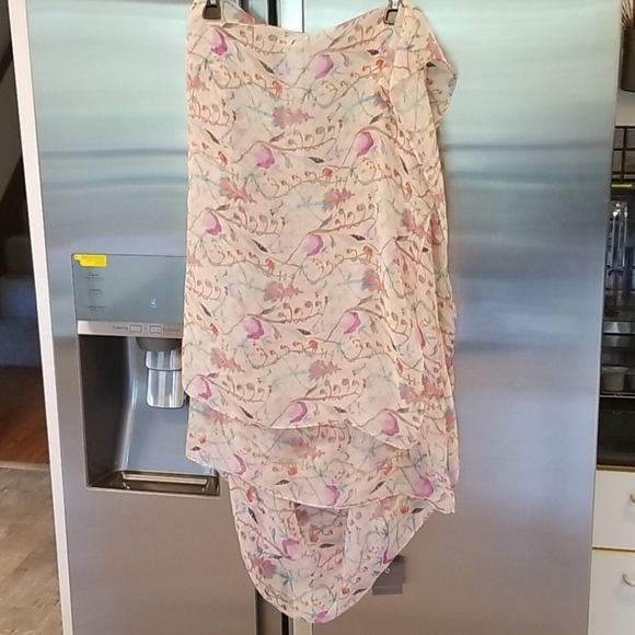 💕MONSERAT DE LUCCA💕 100% Viscose Floral Scarf - Picture 3 of 8